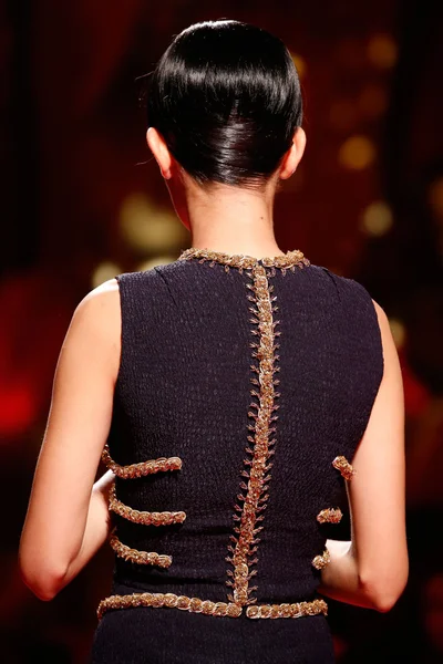 Look 13